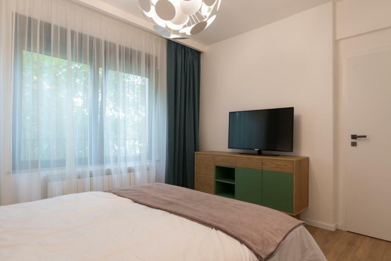 Arbans Elegant Apartment In The City Center Бухарест Экстерьер фото