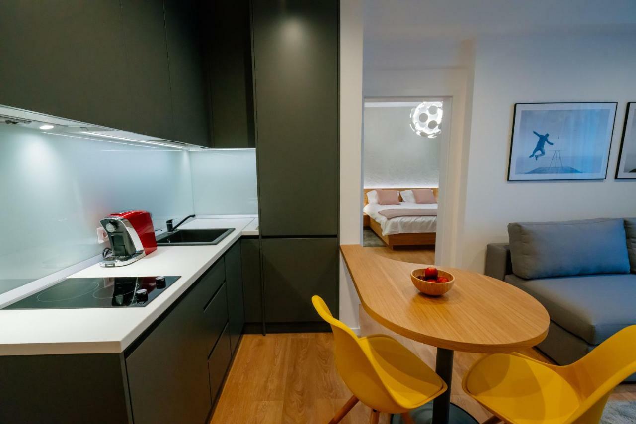 Arbans Elegant Apartment In The City Center Бухарест Экстерьер фото